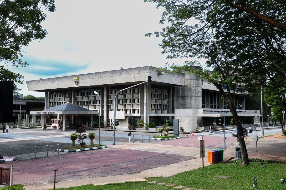 abroad_uni_id36_tmb