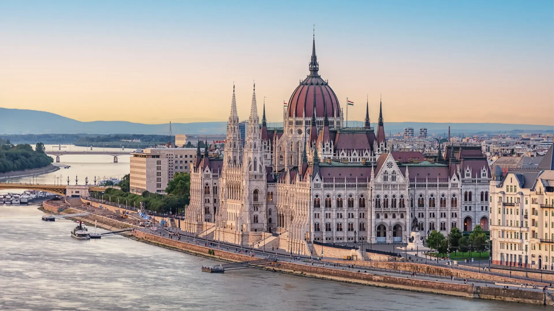 parliament-building-budapest-hungary.jpg